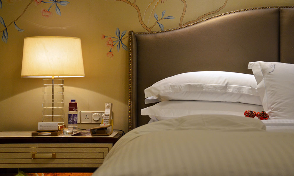 大连万达康莱德酒店客房 (2)