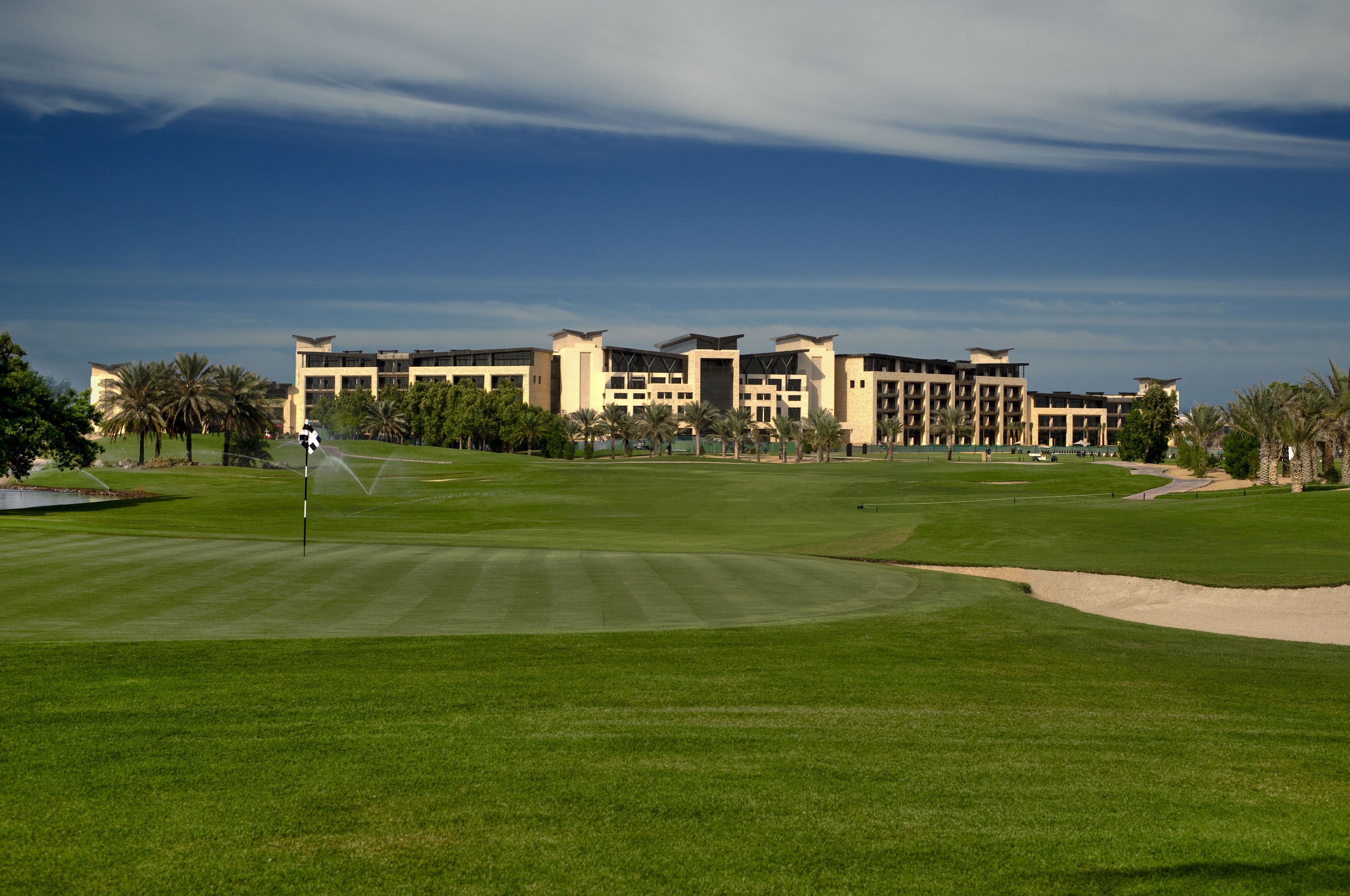 阿布扎比威斯汀高尔夫度假村 (1).jpg