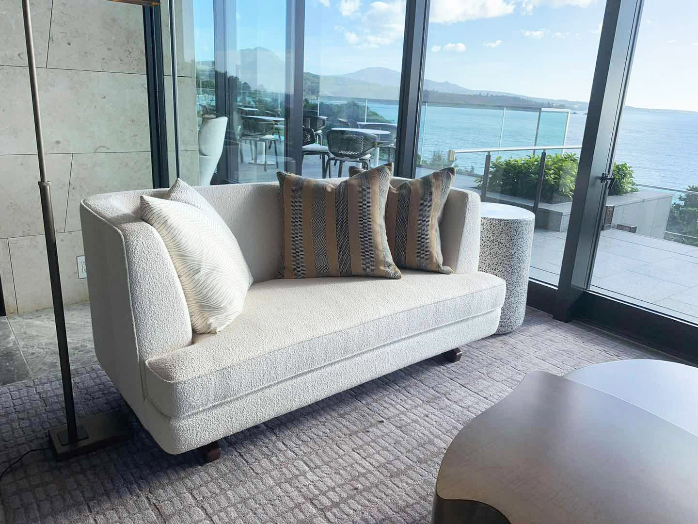 冲绳海丽客兰尼酒店大堂家具 (2)