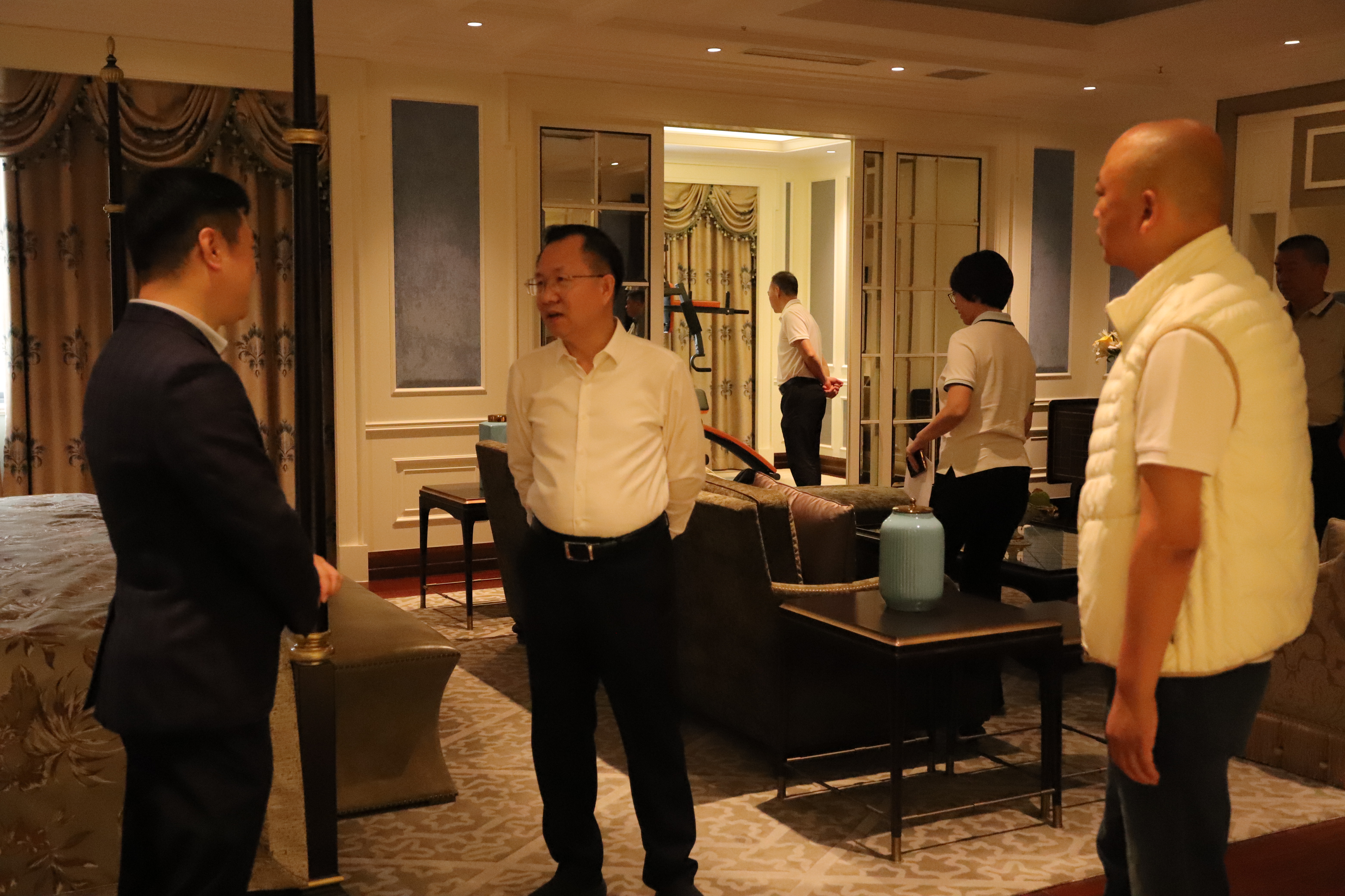 郑建民主席率队调研森源家具