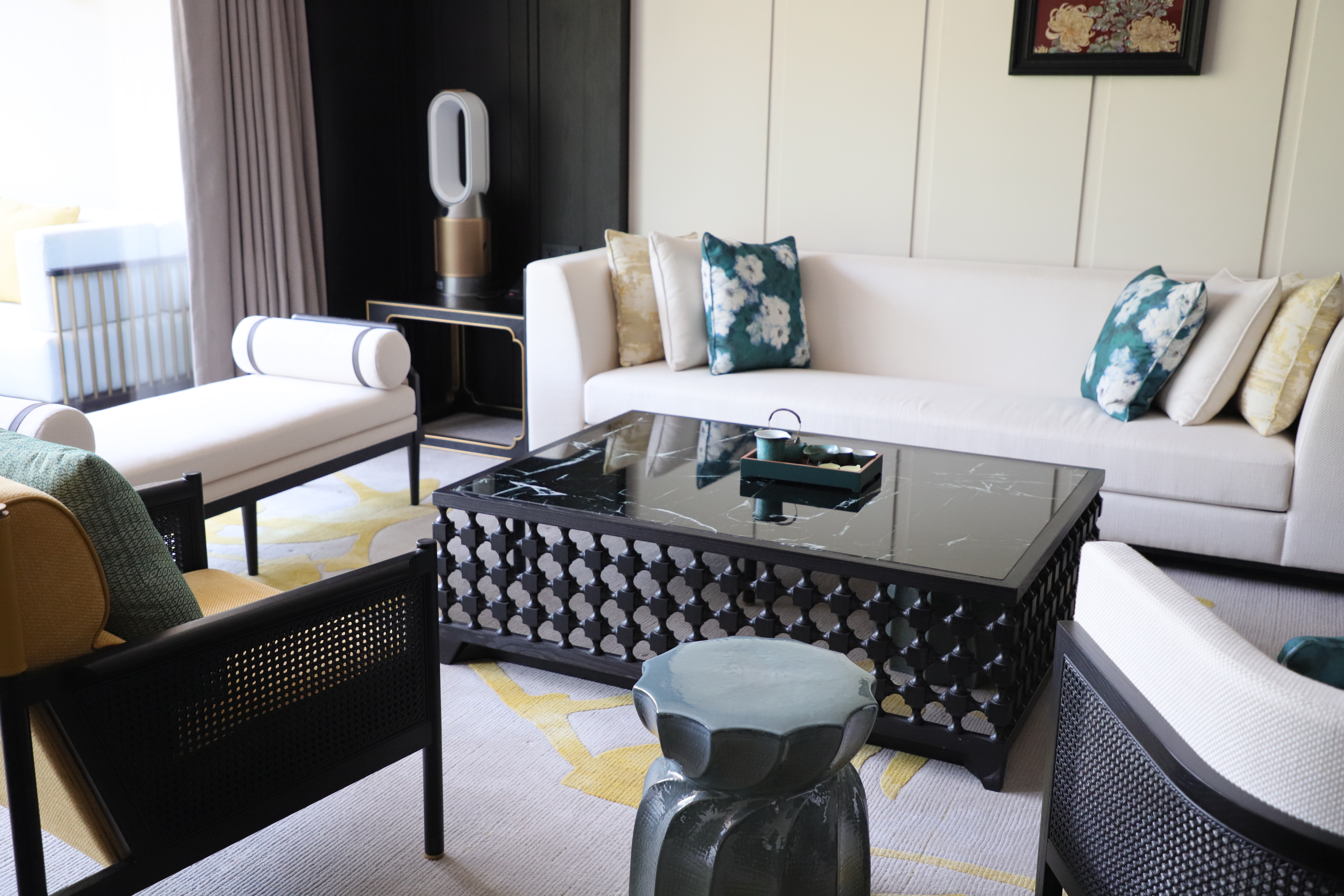 Zhuhai Zhengfang Xiangshan Hotel and MGM Huafu Hotel