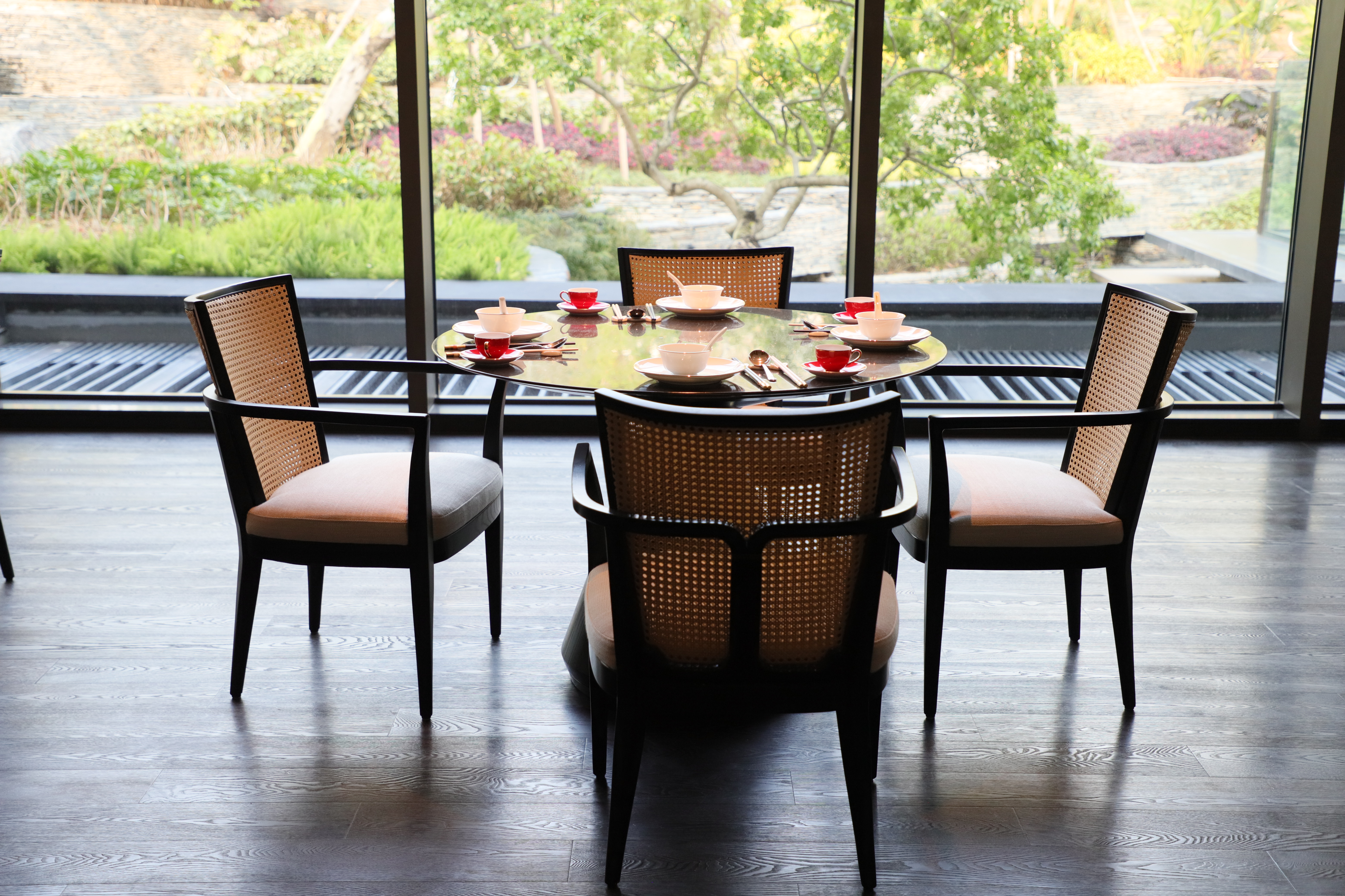 Zhuhai Zhengfang Xiangshan Hotel and MGM Huafu Hotel