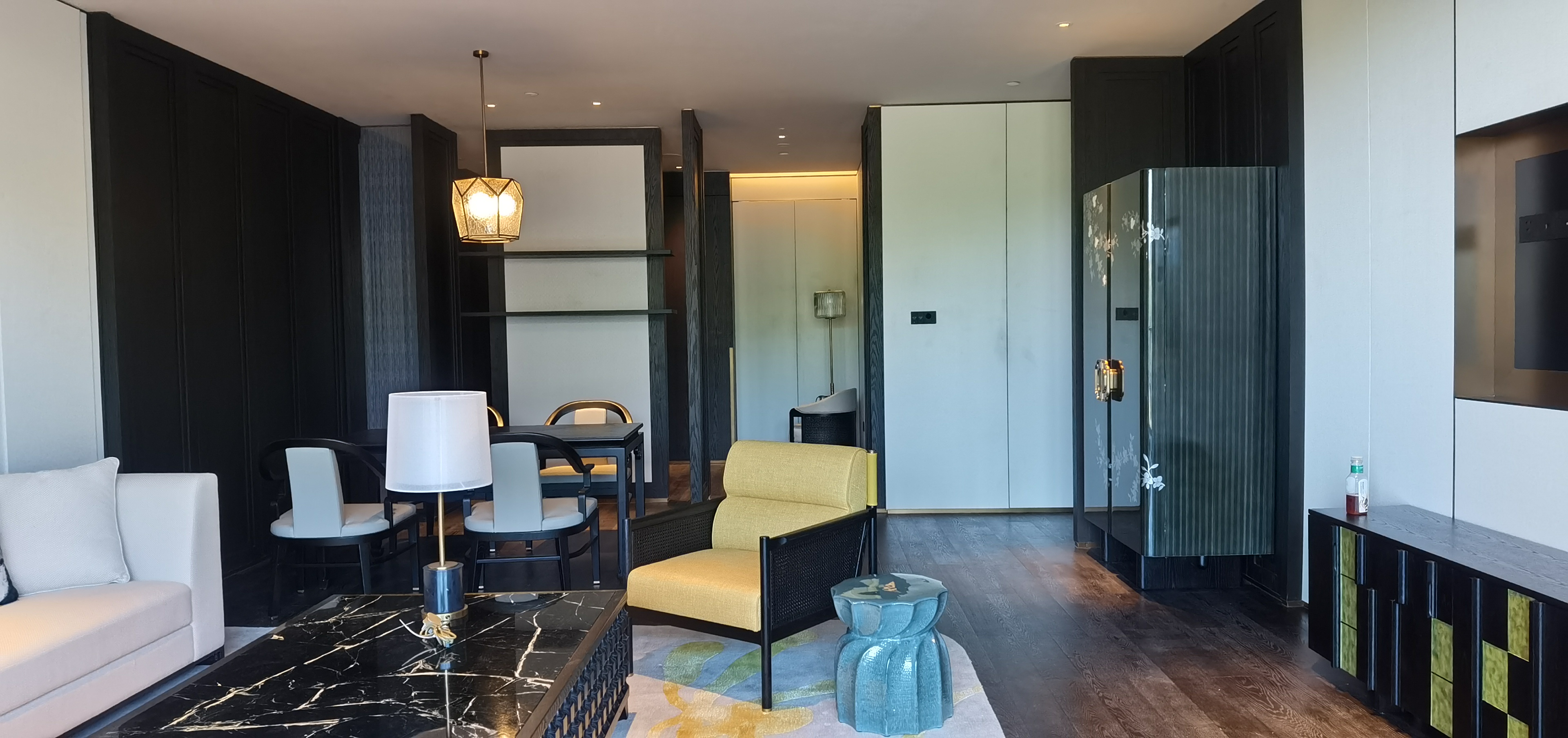 Zhuhai Zhengfang Xiangshan Hotel and MGM Huafu Hotel